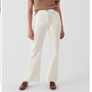 Faherty Stretch Corduroy Patch Pocket
Wide Leg pants, Egret 27
